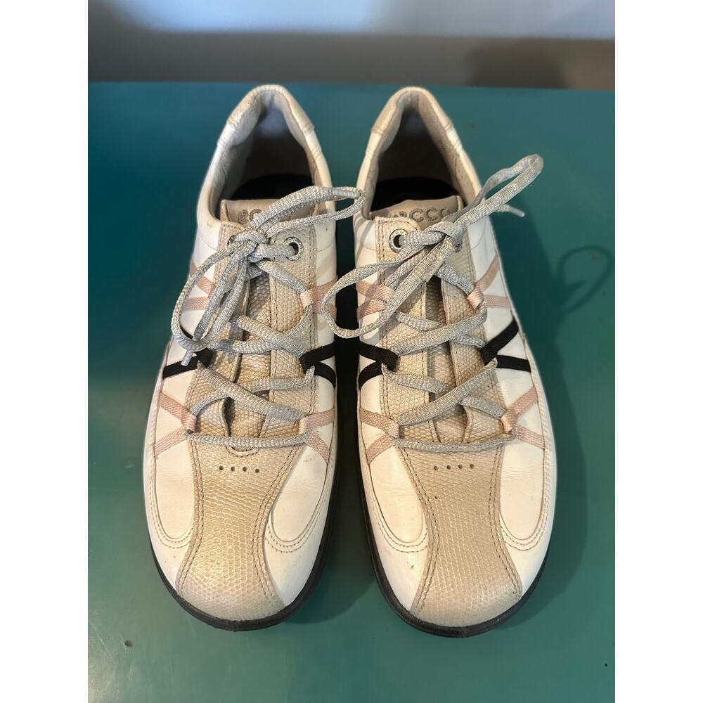 ECCO Women’s Golf Shoes Size EU 38 US 7–7.5 White Spikeless Leather Athletic